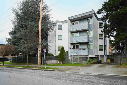 16 Lakewood Dr, Vancouver, BC, V5L4L1 | Card Image