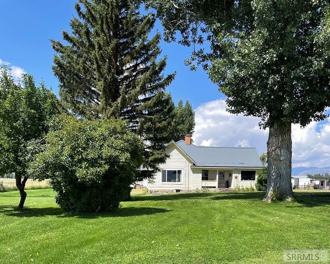 2651 Challis Creek Road, Home with 4 bedrooms, 2 bathrooms and 3 parking in Challis ID | Image 5
