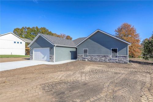 310 Ne 51st Rd, Warrensburg, MO, 64093-7490 | Card Image