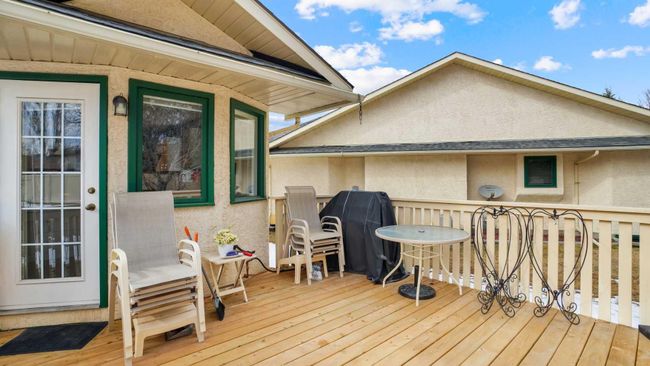 111 Sunlake Close Se, Home with 2 bedrooms, 3 bathrooms and 4 parking in Calgary AB | Image 28