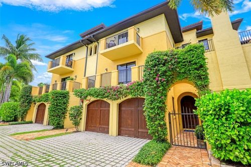 h-2-270 5th Ave S, NAPLES, FL, 34102-6522 | Card Image