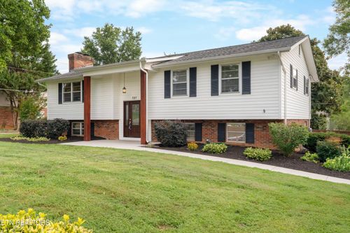 727 Morton Cir, Maryville, TN, 37804-3418 | Card Image