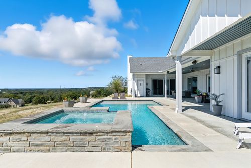 124 Mike Thornton Ct, Weatherford, TX, 76088-1121 | Card Image