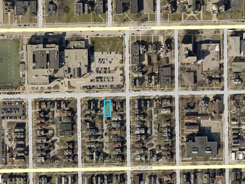 3215 W Michigan St, Milwaukee, WI, 53208-3824 | Card Image
