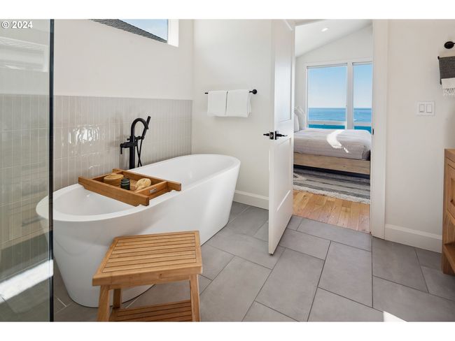 54150 S Beach Rd, House other with 6 bedrooms, 7 bathrooms and 2 parking in Neskowin OR | Image 27