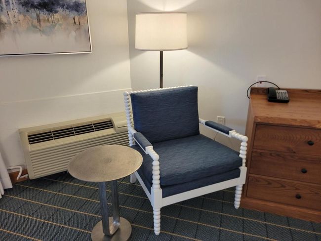 1318 - 2400 E Geneva St, Condo with 1 bedrooms, 1 bathrooms and null parking in DELAVAN WI | Image 4