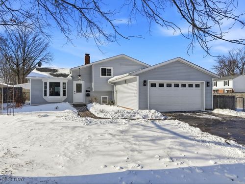 310 Saint Lawrence Blvd, Eastlake, OH, 44095-1304 | Card Image