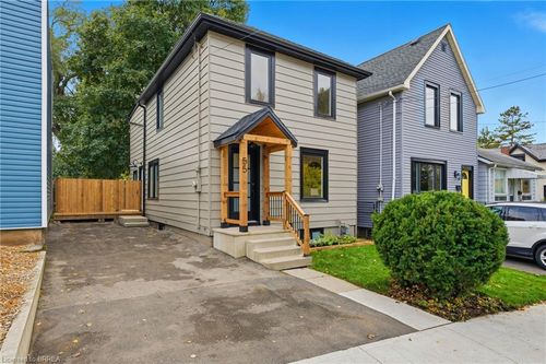 55 Jones St, Hamilton, ON, L8R1X9 | Card Image