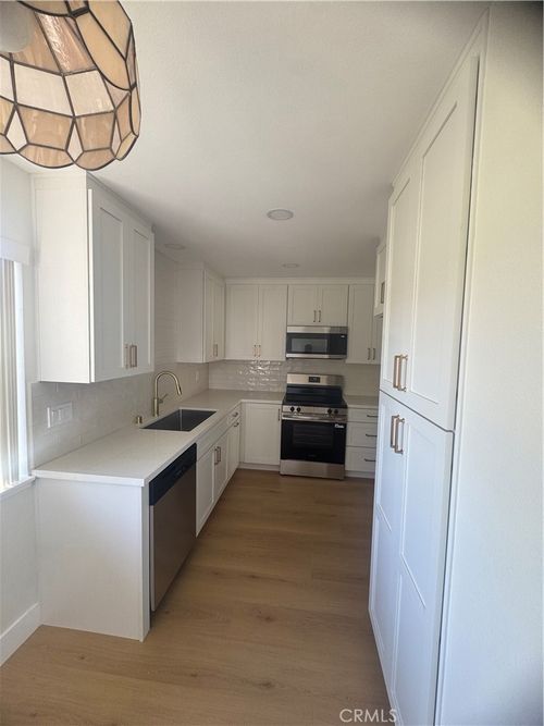 151 W Bay, Port Hueneme, CA, 93041 | Card Image