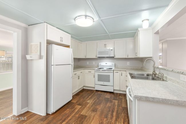 472 Cape Lookout Dr, House other with 2 bedrooms, 2 bathrooms and 3 parking in Harkers Island NC | Image 8