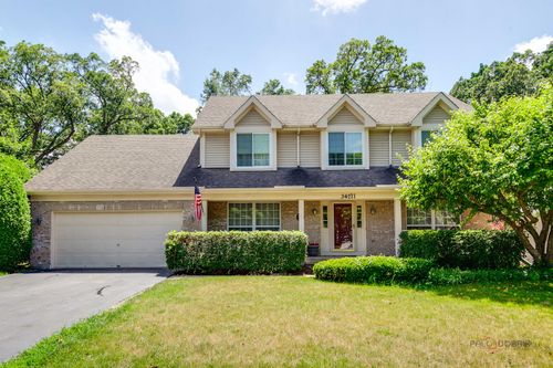 34271 Tangueray Dr, Grayslake, IL, 60030 | Card Image