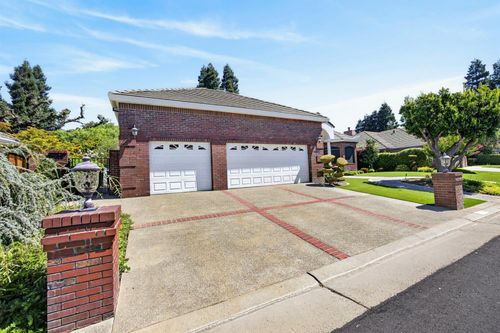 4932 Roselin Way, Elk Grove, CA, 95758-4145 | Card Image