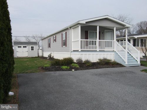 7 Hinden Homes, Denver, PA, 17517-9230 | Card Image