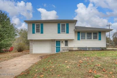 102 S Arlington Drive, House other with 3 bedrooms, 2 bathrooms and null parking in Carl Junction MO | Image 1