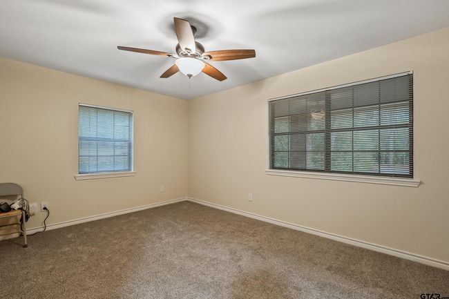 411 Raton Pass, House other with 3 bedrooms, 2 bathrooms and null parking in Holly Lake Ranch TX | Image 14