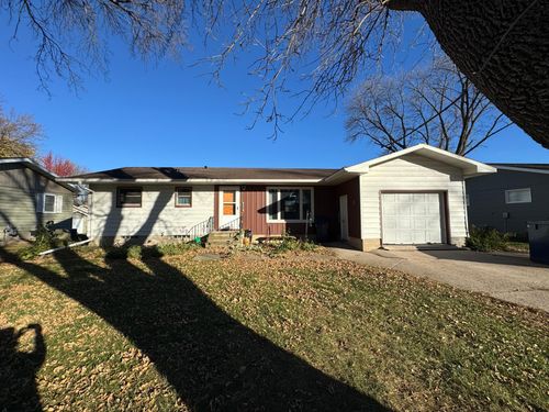 625 3rd Ave Ne, Sleepy Eye, MN, 56085-1559 | Card Image