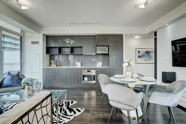 1102 - 52 Forest Manor Rd, Condo with 2 bedrooms, 2 bathrooms and 1 parking in North York ON | Image 7