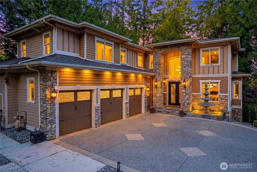 2727 101st Place Ne, Bellevue, WA, 98004 | Card Image