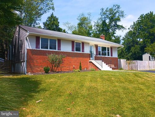 7100 Old Chapel Dr, BOWIE, MD, 20715-6002 | Card Image