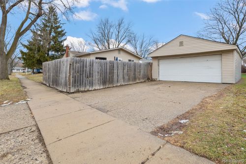 32155 Melton St, Westland, MI, 48186-4937 | Card Image
