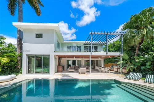 110 Venetian Way, Miami Beach, FL, 33139 | Card Image