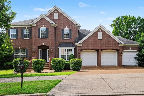 1214 Broadmoor Cir, Franklin, TN, 37067-8649 | Card Image