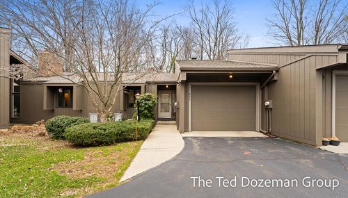 845 Brook Village Ct, Holland, MI, 49423-5639 | Card Image