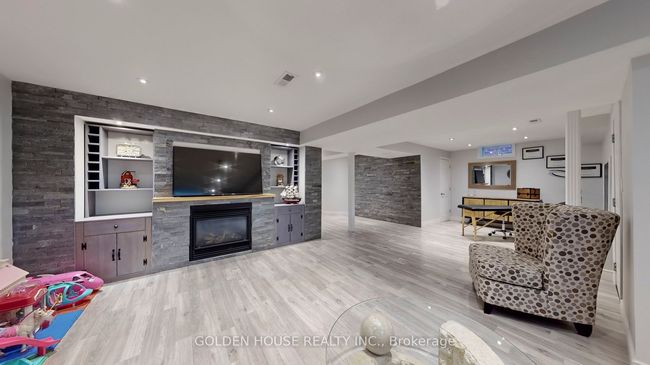 682 Fairglen Ave, House other with 5 bedrooms, 4 bathrooms and 2 parking in Oshawa ON | Image 40