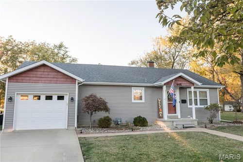 445 S Railway St, Mascoutah, IL, 62258-2326 | Card Image