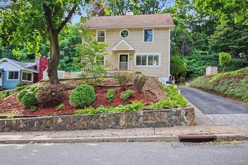 81 Snowden Ave, Ossining, NY, 10562-3244 | Card Image