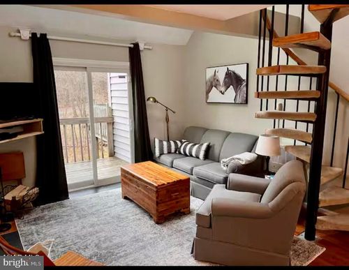 c1203-203 E Valley Point Ln, Claysburg, PA, 16625 | Card Image