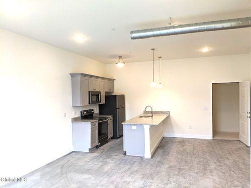 apt-22-12 White St, Cohoes, NY, 12047-3265 | Card Image