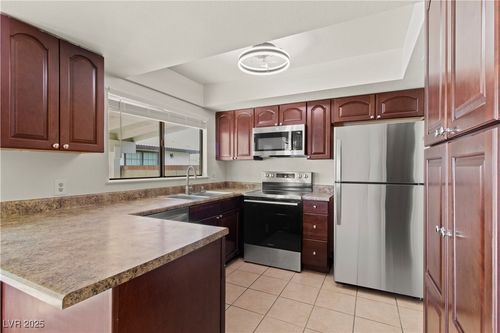 3936 Applecrest St, Las Vegas, NV, 89108-5304 | Card Image