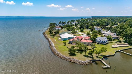6054 Dolphin Rd, Oriental, NC, 28571-9679 | Card Image