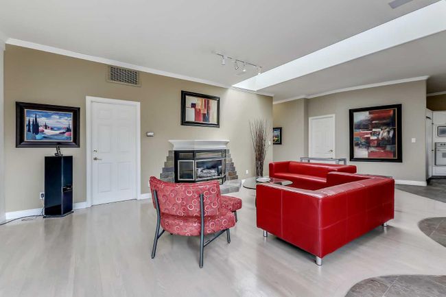 1 - 912 Memorial Drive Nw, Home with 2 bedrooms, 1 bathrooms and 6 parking in Calgary AB | Image 13