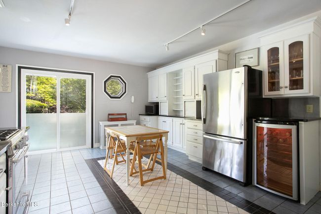 Kitchen | Image 18