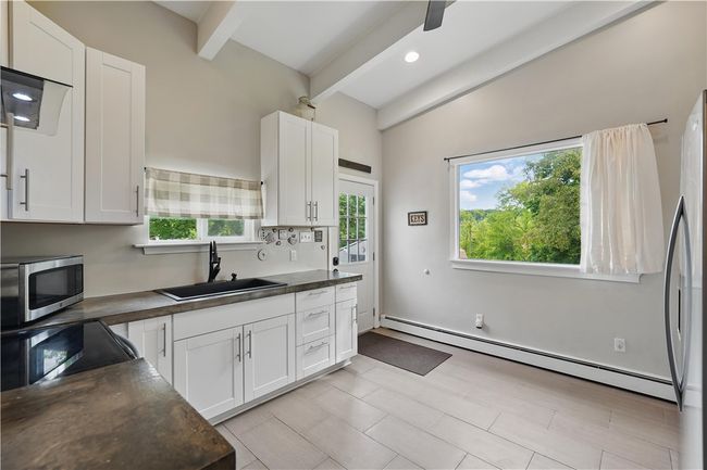 1182 W Laurel Cir, House other with 3 bedrooms, 2 bathrooms and null parking in Mt. Pleasant Twp - Wml PA | Image 15