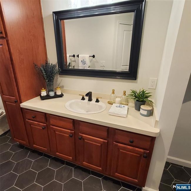 22 - 5-22 Maple Cres, Townhouse with 2 bedrooms, 2 bathrooms and null parking in Vernon NJ | Image 19