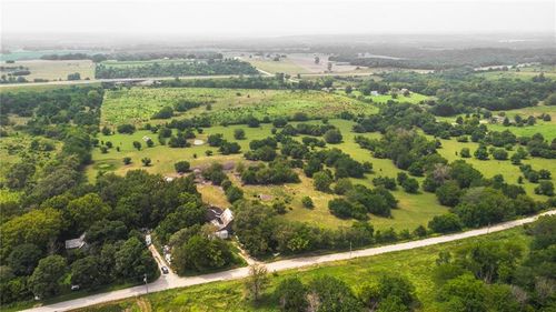 27360 Victory Rd, Paola, KS, 66071-5476 | Card Image