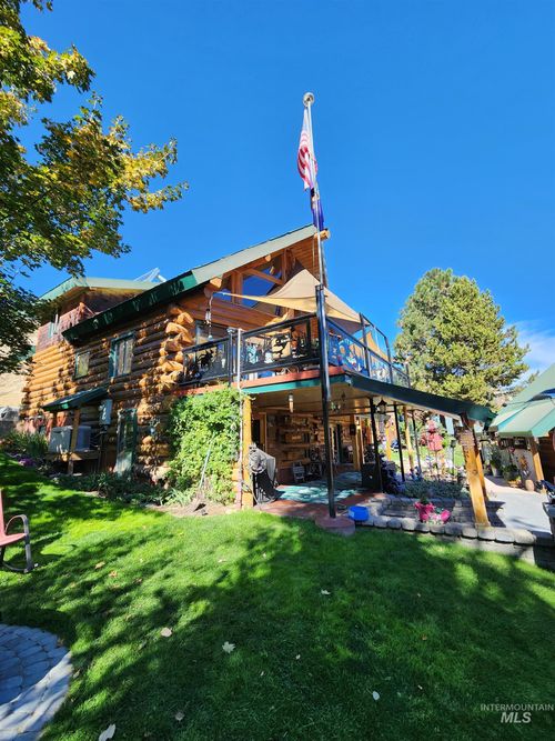 483 N Alpine Cir, Pine, ID, 83647-8710 | Card Image