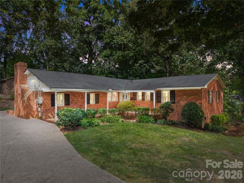 213 Dogwood Dr, Mount Holly, NC, 28120-2303 | Card Image
