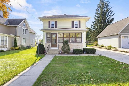 204 W Cherry St, FOX LAKE, WI, 53933-8018 | Card Image