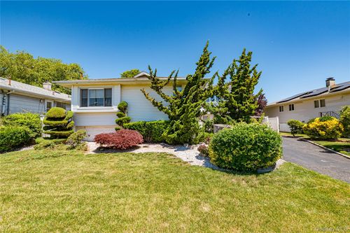 36 Elaine Dr, Oceanside, NY, 11572-5709 | Card Image