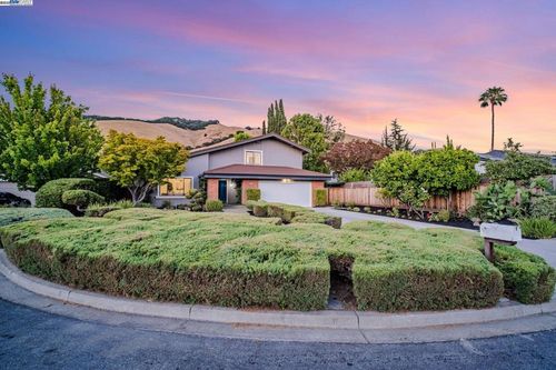 462 Lowell Pl, Fremont, CA, 94536-1806 | Card Image