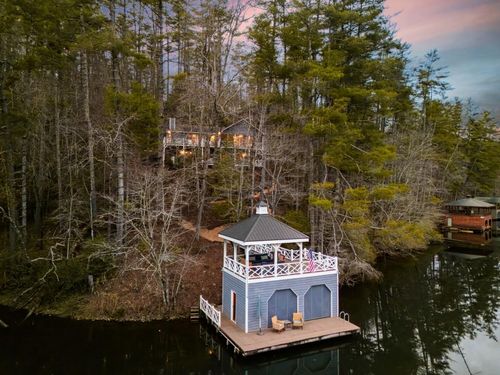 150 Rosebud Ln, Lakemont, GA, 30552-2642 | Card Image