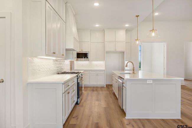 11428 Zoe Cir, House other with 4 bedrooms, 3 bathrooms and null parking in Flint TX | Image 11