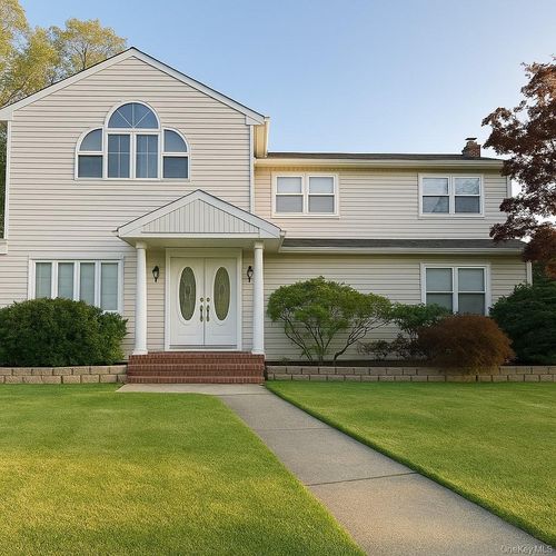 200 Saint Regis Dr, Massapequa Park, NY, 11762-3546 | Card Image