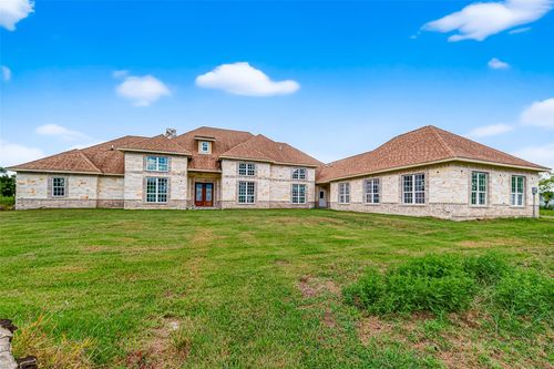 1013 Battlebell Rd, Highlands, TX, 77562-4056 | Card Image