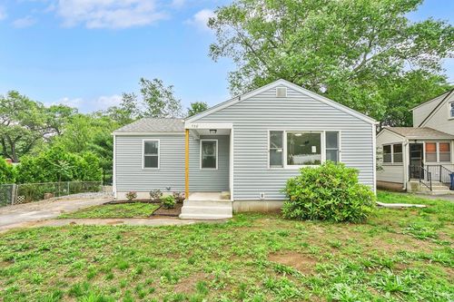 738 Piper Rd, West Springfield, MA, 01089-1766 | Card Image