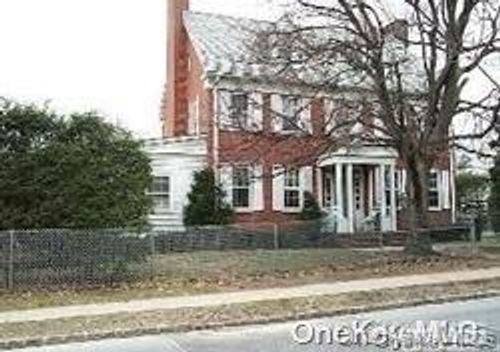 45 Tennyson Ave, Westbury, NY, 11590-4429 | Card Image